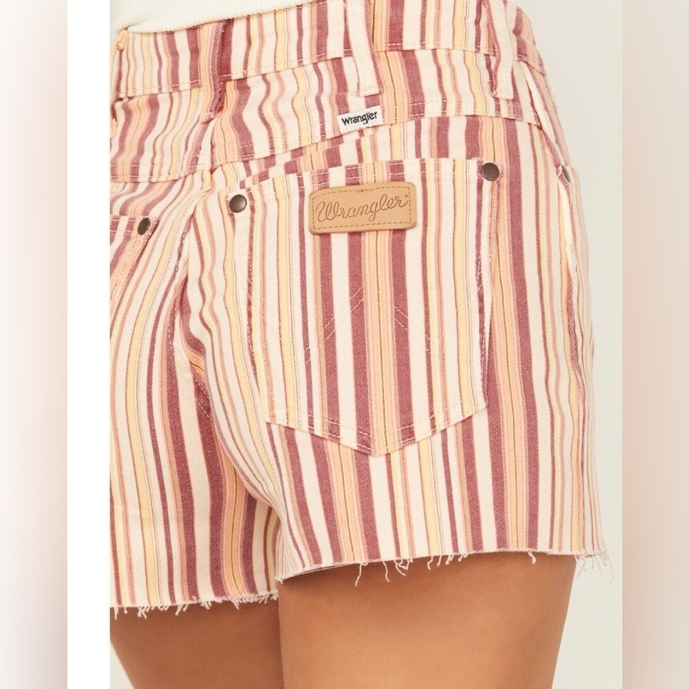 Wrangler Natalie high rise cut off shorts multicolor stripes size27/3